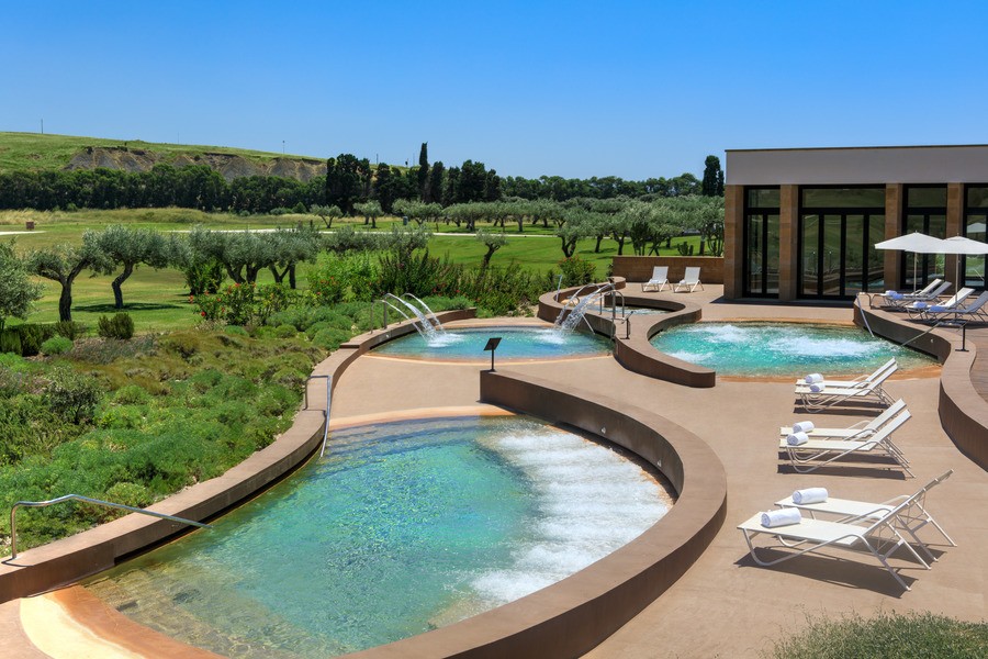 Verdura Resort Spa - Hydrotherapy pools overlooking the golf course